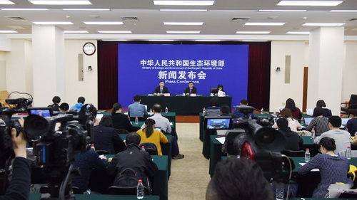 全國砂石開采、加工、運(yùn)輸?shù)日涡袆觼硪u！—— 今天起，生態(tài)環(huán)境部組織2.2萬人次開展新一輪強(qiáng)化監(jiān)督！