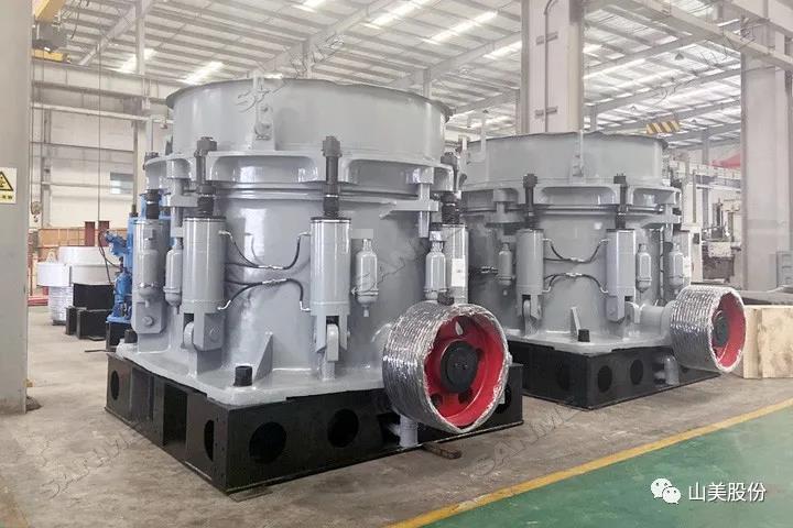 發(fā)貨｜上海山美股份4臺大型圓錐破碎機(jī)奔赴河南信陽時(shí)產(chǎn)1400噸尾礦制砂項(xiàng)目現(xiàn)場