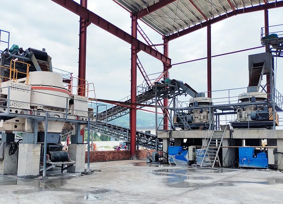 SMS系列多缸液壓圓錐破碎機，精品骨料生產(chǎn)線的理想選擇