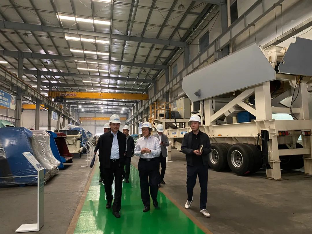 奉賢區(qū)人大常委會(huì)黨組書記、主任張培榮一行蒞臨上海山美股份開展“優(yōu)環(huán)境、穩(wěn)經(jīng)濟(jì)”大走訪大調(diào)研