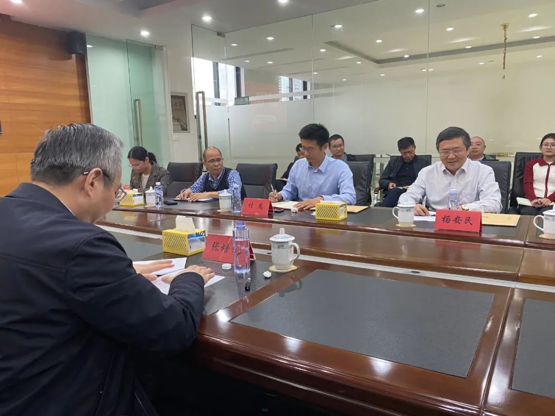 奉賢區(qū)人大常委會(huì)黨組書記、主任張培榮一行蒞臨上海山美股份開展“優(yōu)環(huán)境、穩(wěn)經(jīng)濟(jì)”大走訪大調(diào)研