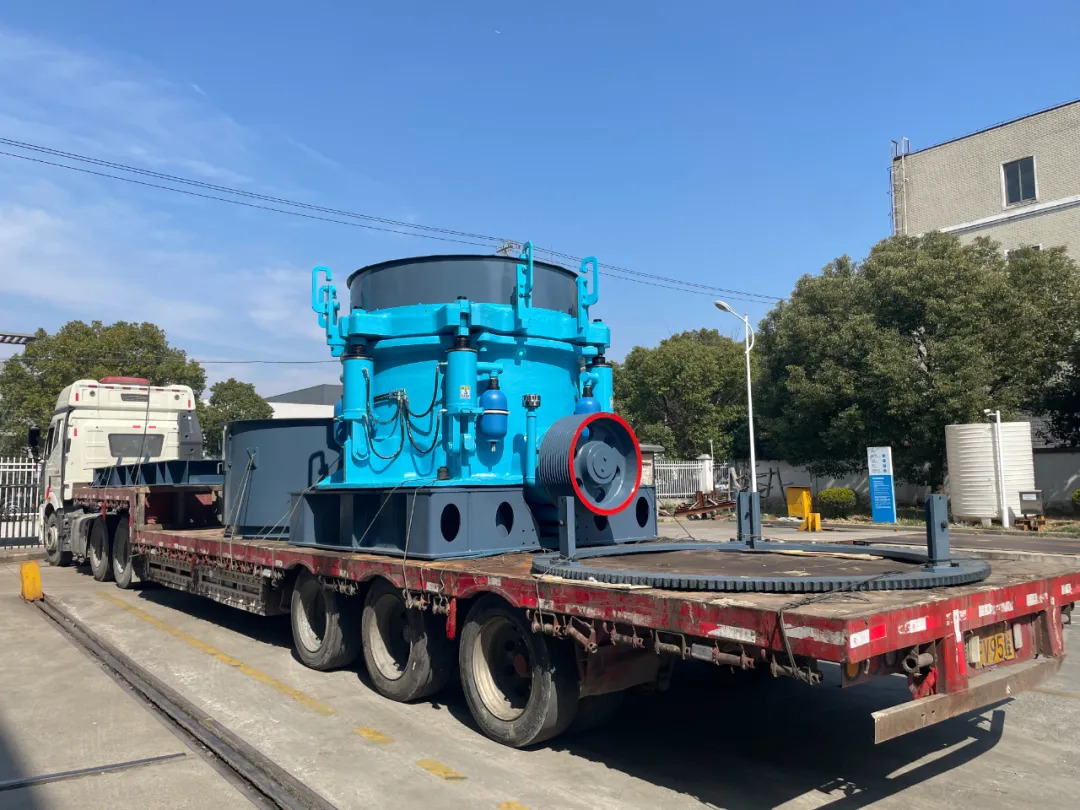 山美E-SMS歐星系列液壓圓錐破碎機(jī)施工現(xiàn)場(chǎng)（二）